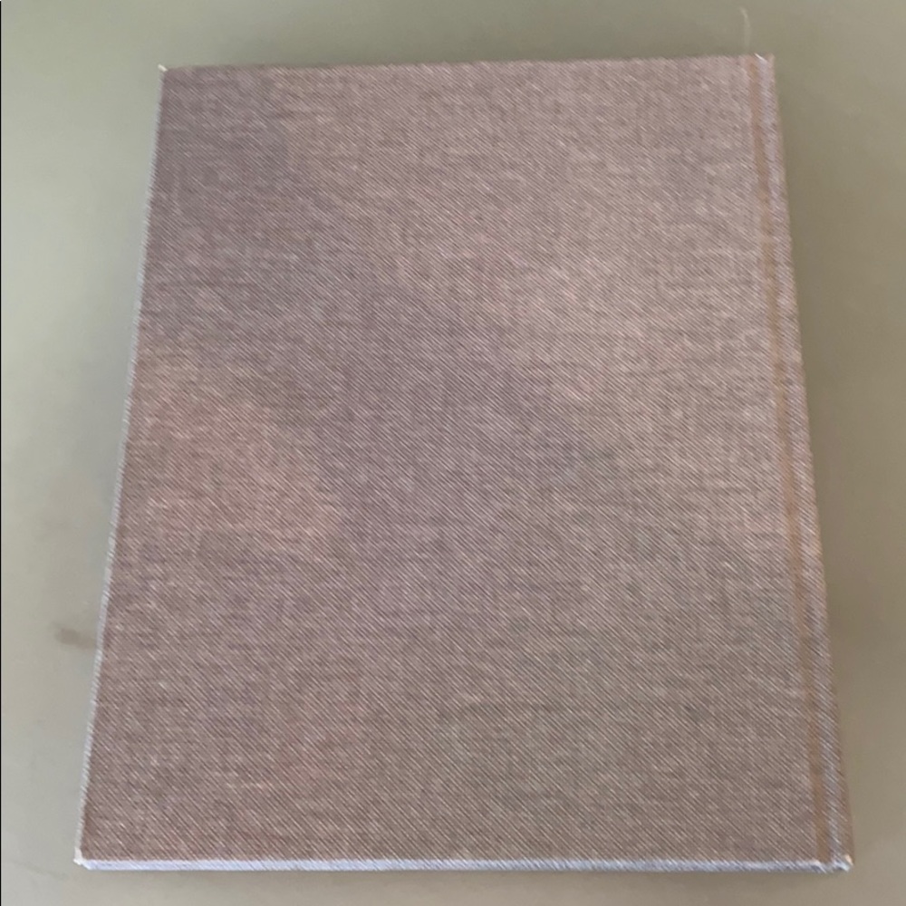GUCCI CATALOG 2016 RARE-UNIQUE-HARD COVER - Picture 8 of 8